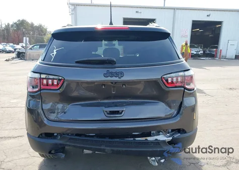 2019 Jeep Compass Altitude 4X4 z USA, uszkodzony, nr VIN 3C4NJDBB1KT767838